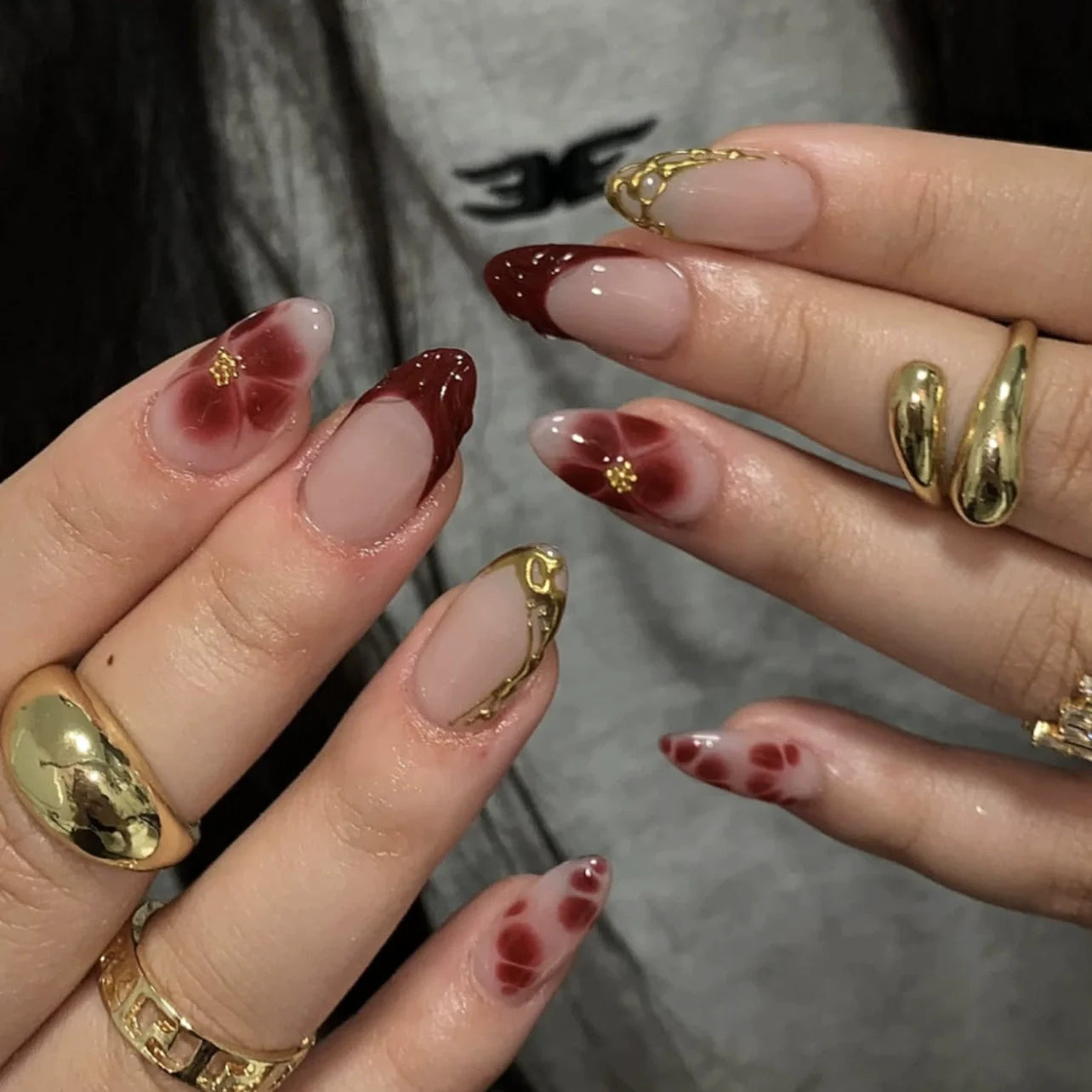 24pcs Pink Gradient Fake Nails Patch Sweet Heart Press on Nails Cat Eye False Nails Short Almond Nail French Acrylic Nail Tips