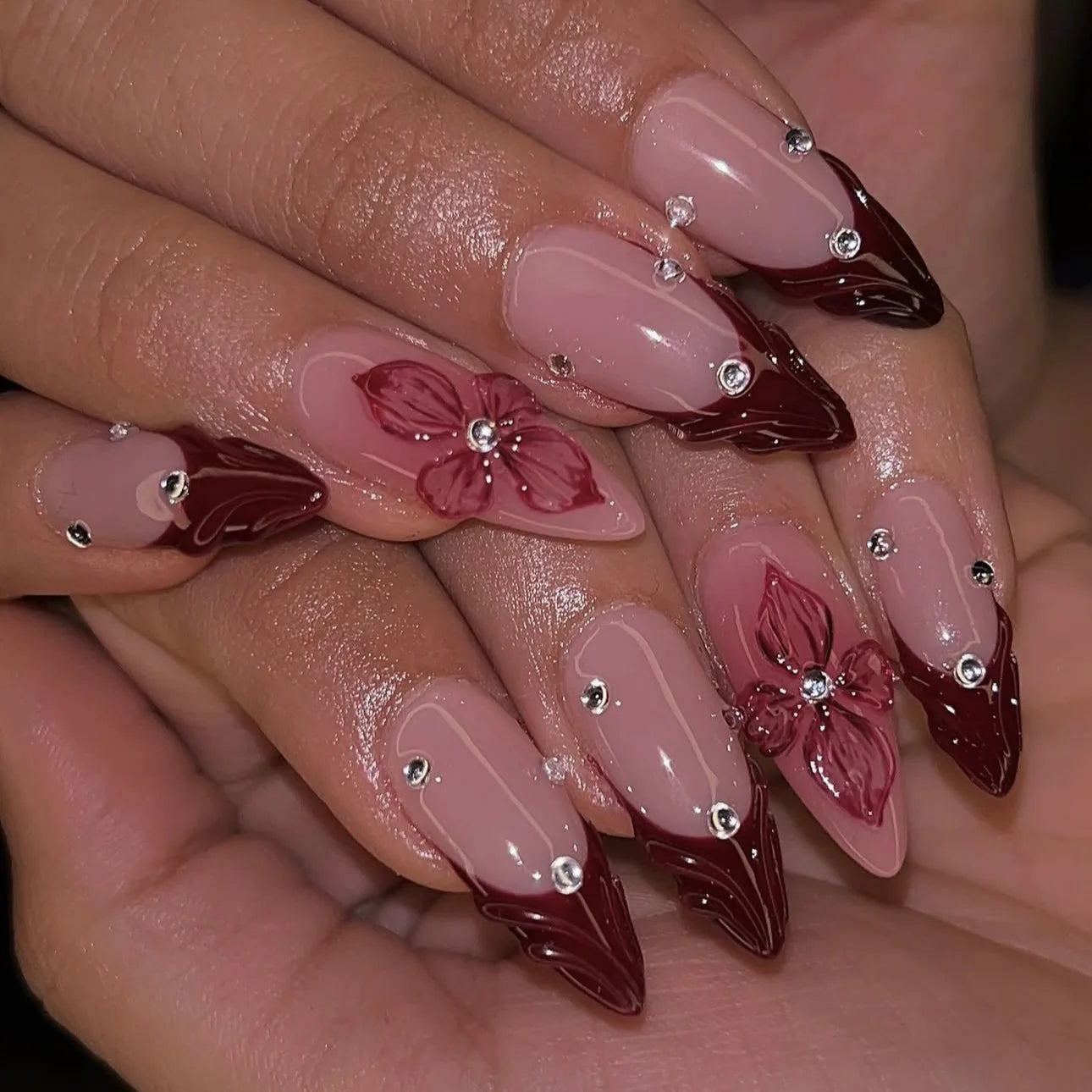 24Pcs Mid-length Almond Wine Red Detachable Nail Tips Full Cover Florals Rhinestone Decoration Artificial Fashion Acrylic Nails