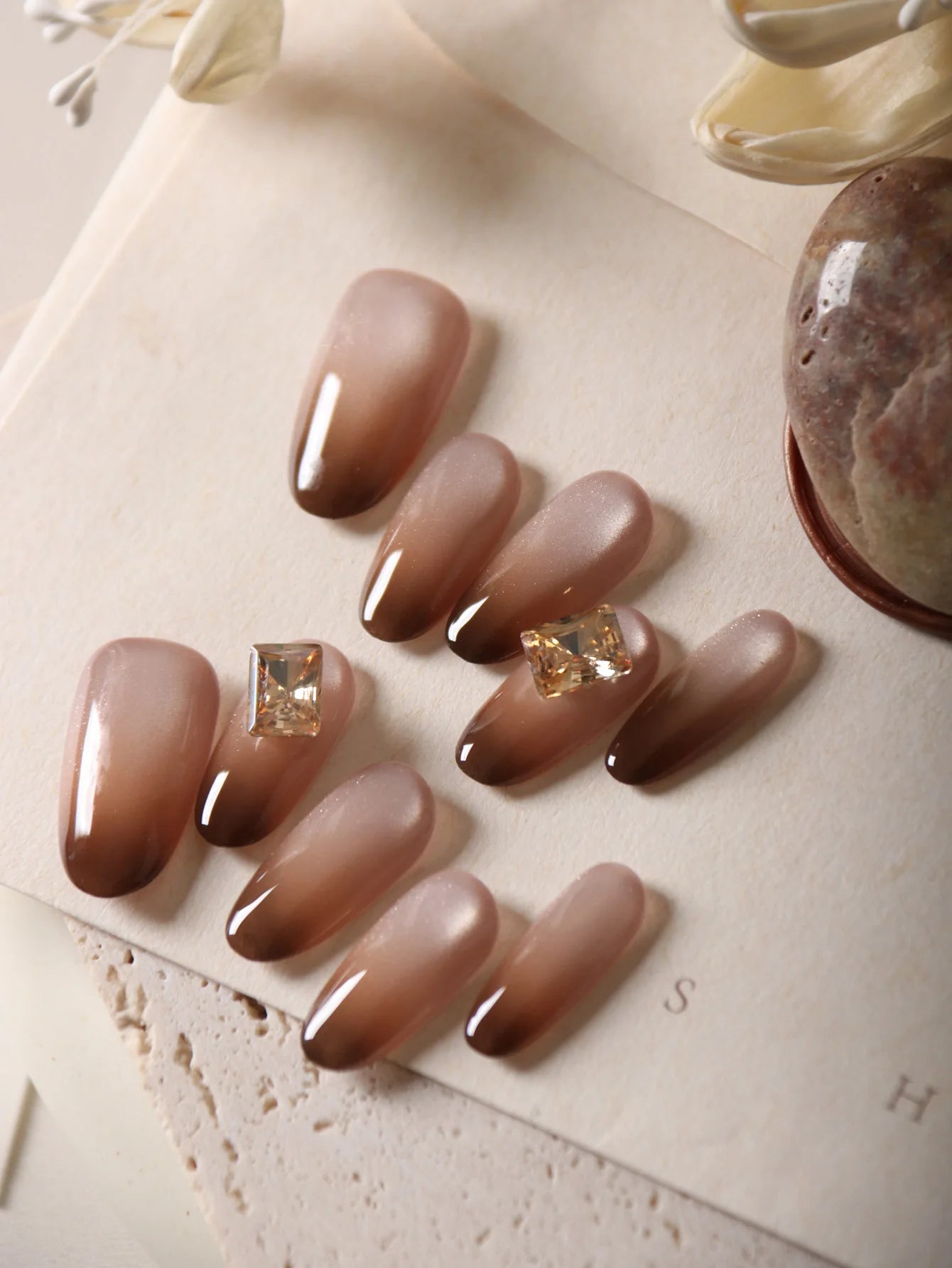 10Pcs Acrylic Press on Nails Brown Nails Gradient Cat's Eye Fake Nails Includes 1 Sheet Adhesive Tabs & 1 Pc Mini File