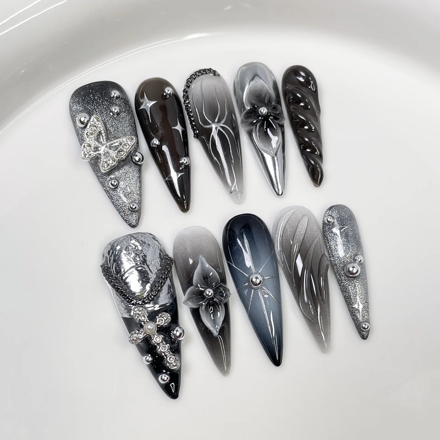 10Pcs Long Stiletto Handmade Fake Nails Tips Vintage Snake Metal Decorative French Spice Acrylic Nails Full Cover Press on Nail